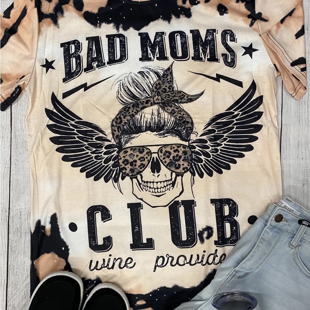 Bad Moms Club Graphic Tee.. Runs small